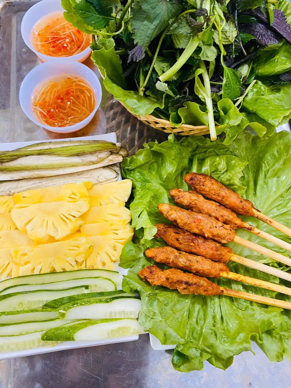 Hình ảnh Suất Nem Lụi Bọc Sả