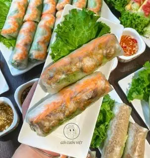 Hình ảnh Gỏi cuốn Thịt Quay / Giá 2 chiếc 