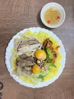Hình ảnh Cơm gà xé - lòng gà - trứng non