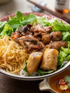 Hình ảnh Bún thịt nướng đầy đủ