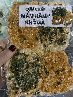 Hình ảnh Cơm Cháy Mắm Hành Khô Gà