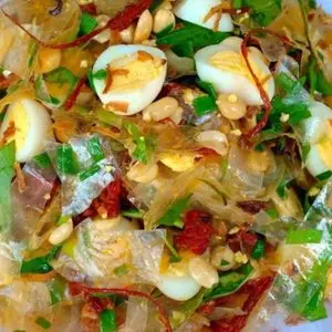 Hình ảnh Bánh tráng trộn trứng cút