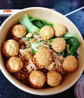 Hình ảnh Mì trộn cá viên 