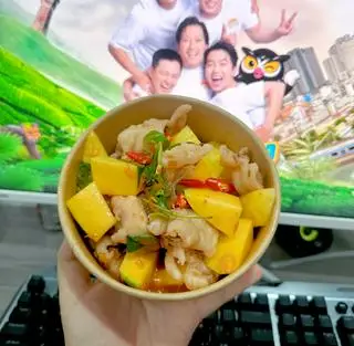 Hình ảnh Chân gà rút xương sốt Thái
