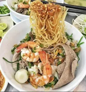 Hình ảnh Hủ tiếu thập cẩm khô