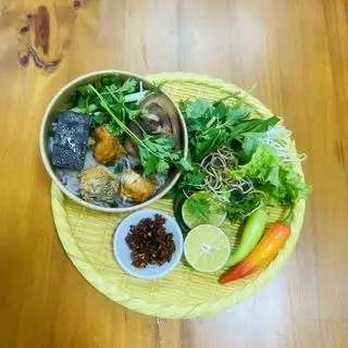 Hình ảnh Bún bò Huế_Giò & Chả