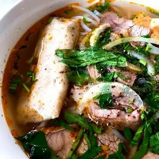 Hình ảnh Bún bò thịt chả cây