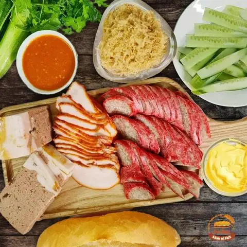 Hình ảnh Bánh mì Pate Truyền Thống 