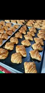 Hình ảnh Bánh sừng trâu trứng muối 