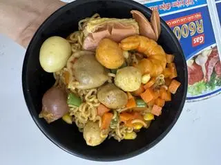 Hình ảnh Mì trộn thập cẩm