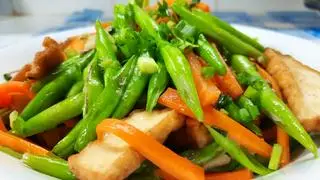 Hình ảnh Cơm Đậu Que xào Đậu Hủ