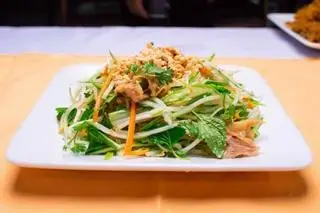 Hình ảnh Nộm Chân Vịt Rút Xương