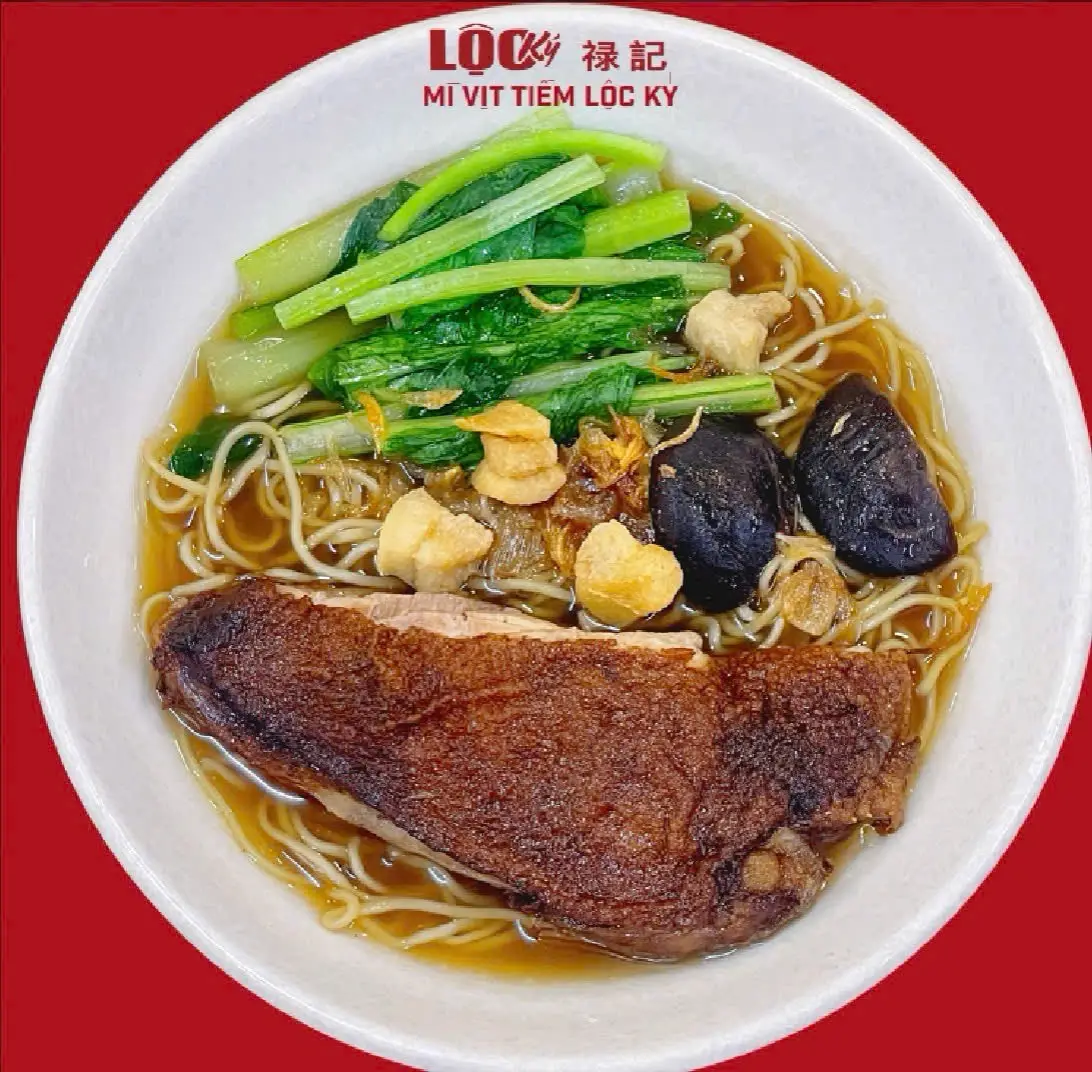 Hình ảnh Mì vịt tiềm - má đùi - nước