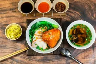 Hình ảnh Mì gà quay ( mì khô)