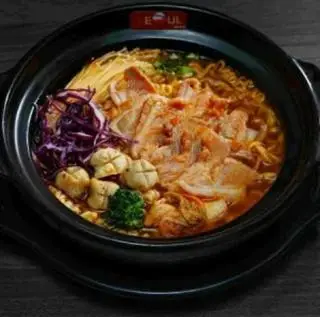 Hình ảnh Mì kim chi sườn sụn
