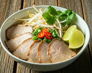 Hình ảnh Hủ tiếu mì khô thịt