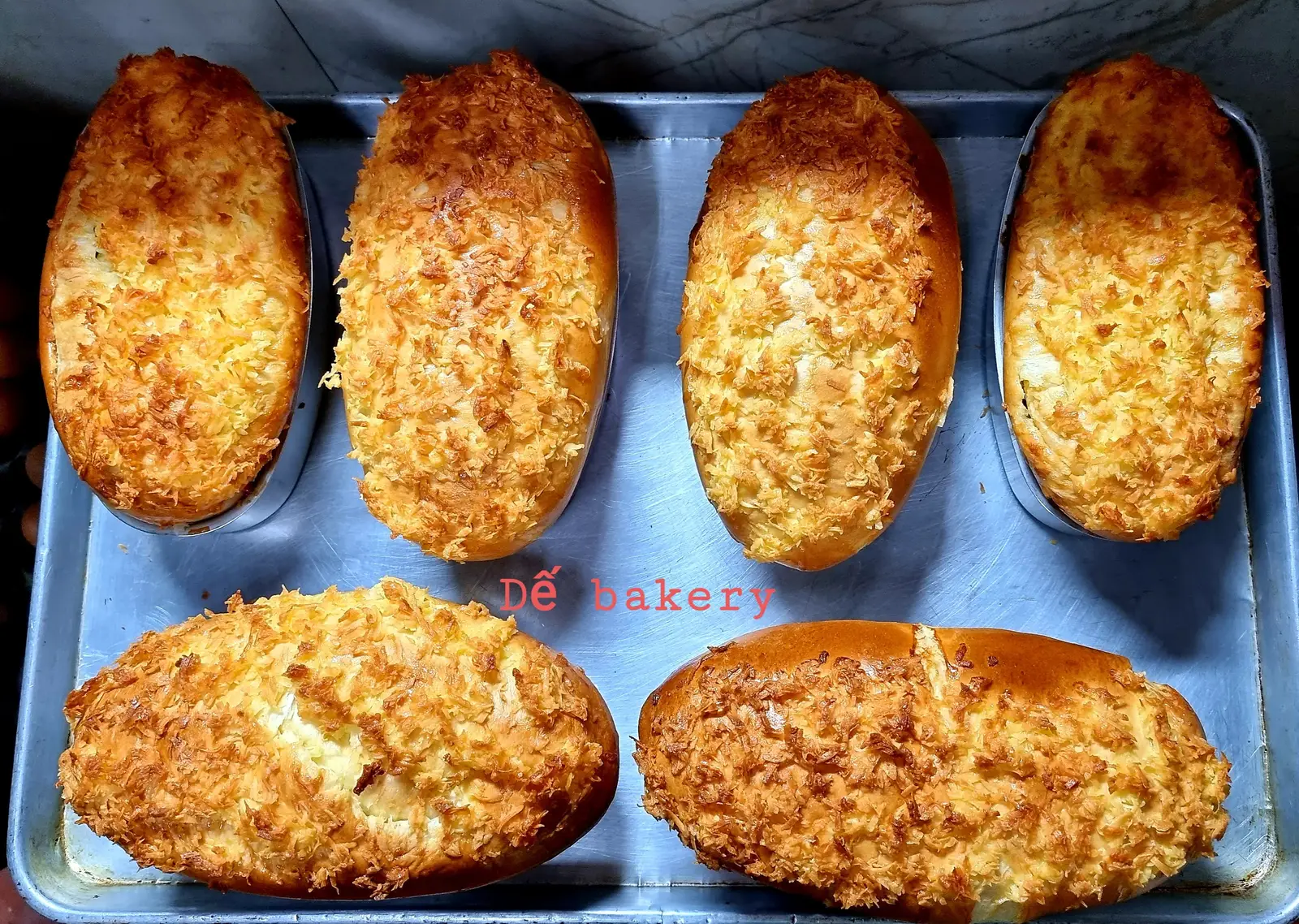 Hình ảnh Bánh mỳ nho dừa
