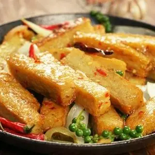 Hình ảnh Chén chả cá thêm