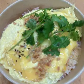 Hình ảnh Cơm Chiên Mực Phủ Trứng 