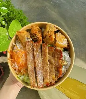 Hình ảnh Bún thịt nướng - chả giò