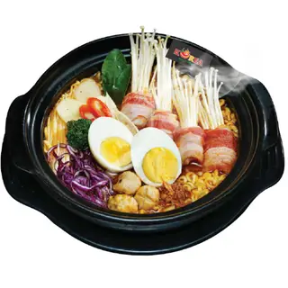 Hình ảnh Mỹ lấu Thái bỏ Mỹ cuộn nấm - trừng