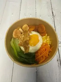 Hình ảnh Mì trộn cá viên, chả tôm