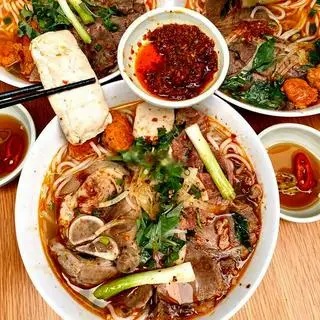 Hình ảnh Bún bò nạm