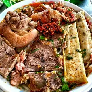 Hình ảnh Bún bò đặc biệt