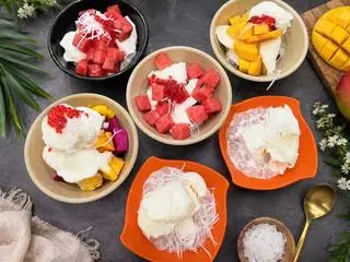 Hình ảnh Sữa chua trân châu sầu riêng theo mùa