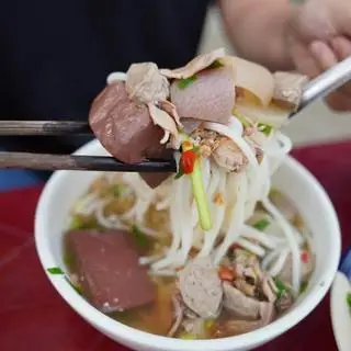Hình ảnh Bánh canh tôm khô và khô mực - tô vừa