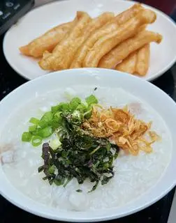 Hình ảnh Cháo Sườn Sụn Thêm Quẩy