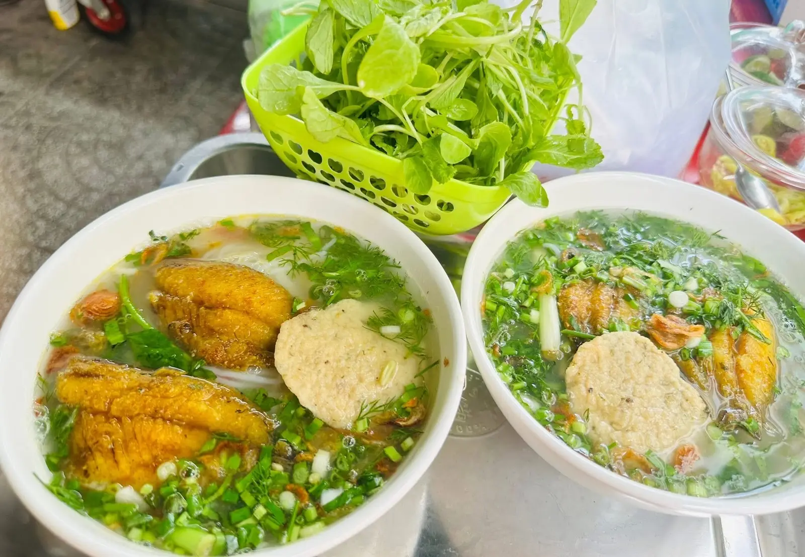 Hình ảnh bánh đa cá rô đồng + chả sụn