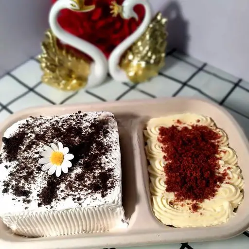 Hình ảnh Bánh Kem Tươi Và Red Kem Phô Mai