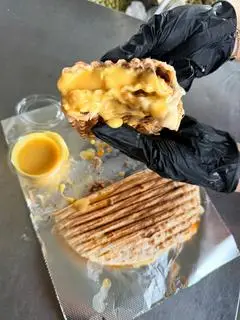 Hình ảnh Tacos gà rừng pháp phô mai
