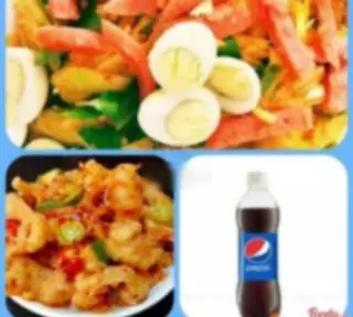 Hình ảnh Combo tré trộn siêu khủng lồ + 1 chân gà sốt Thái(2 bánh phồng tôm 1 chai Pepsi)
