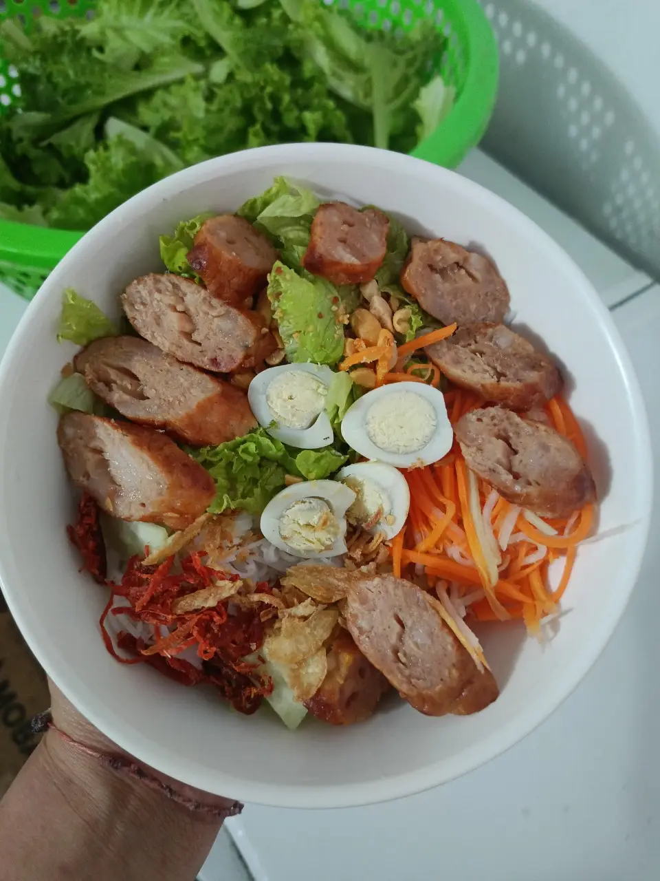Hình ảnh Bún trộn nem nướng