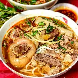 Hình ảnh Bún bò giò - thịt