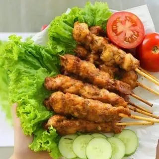 Hình ảnh Mỳ trộn gà xiên que