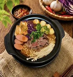 Hình ảnh Mỳ kim chi bò tươi