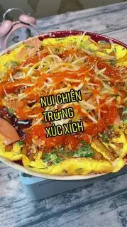 Hình ảnh Nui chiên trứng - bò - xúc xích