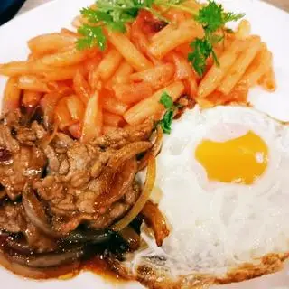 Hình ảnh Nui Xào Bò Trứng + Rau Củ