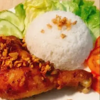 Hình ảnh cơm trắng gà chiên nước mắm 
