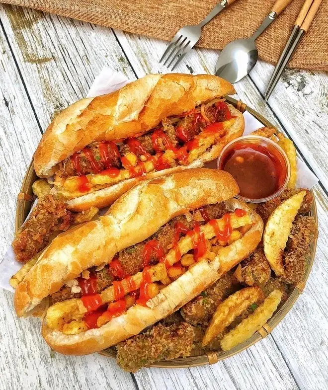 Hình ảnh Bánh mì nem khoai