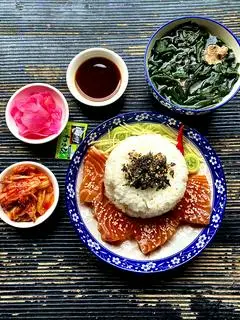 Hình ảnh Set cơm cá hồi ngâm