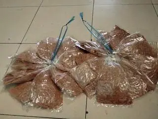 Hình ảnh 1 xâu 5bich bánh tráng xì ki