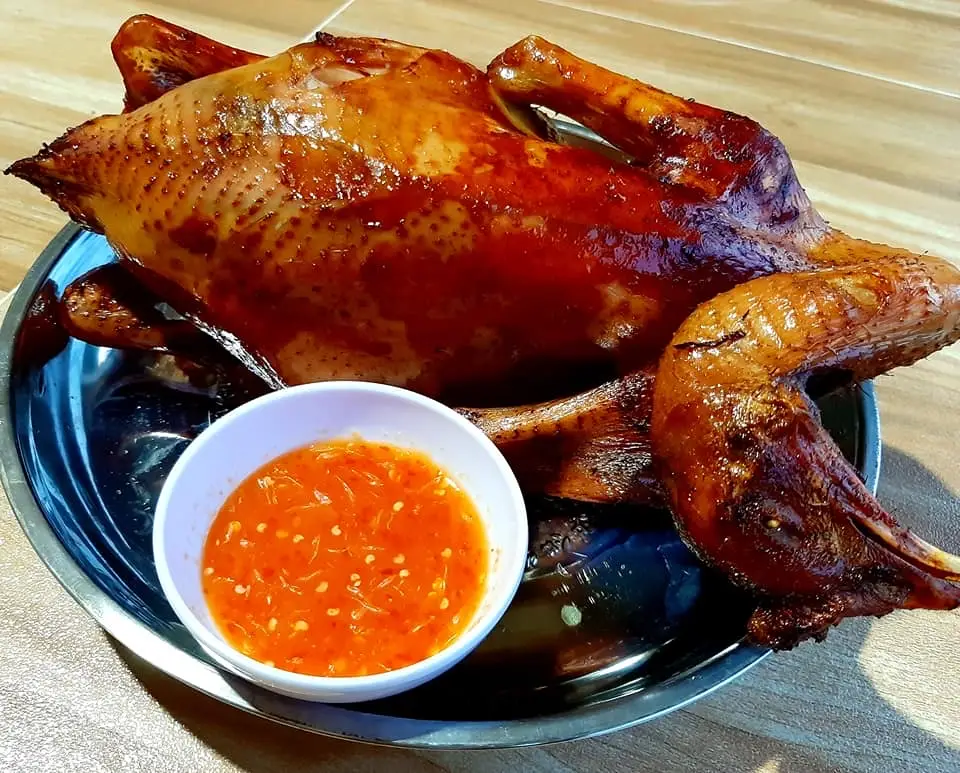 Hình ảnh  1 con gà nướng muối ớt ngon 