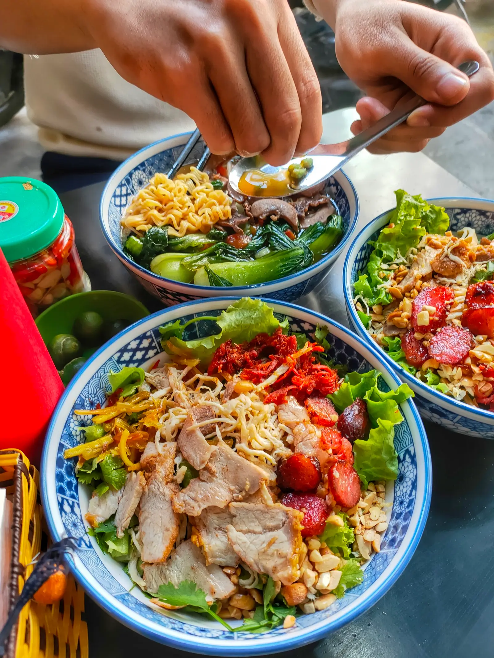 Hình ảnh Mỳ Chua Trộn Xá Xíu