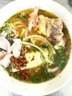 Hình ảnh Bún Bò Sụn – Tái – Chả