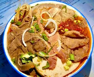 Hình ảnh Bún bò đặc biệt (có giò)