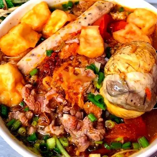 Hình ảnh Bún riêu đậu giò trứng vịt lộn